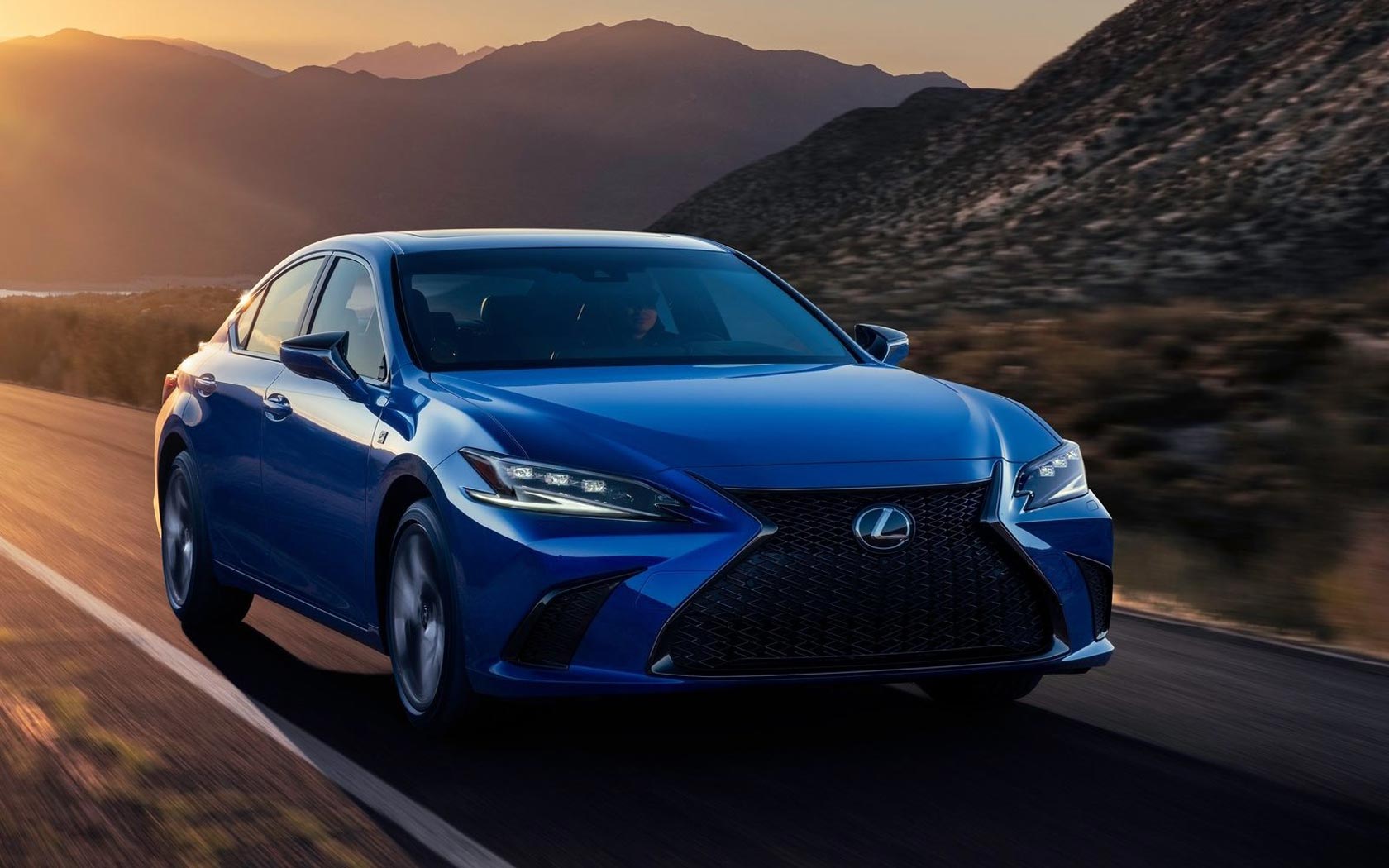 ���� Lexus ES (2021-2025)