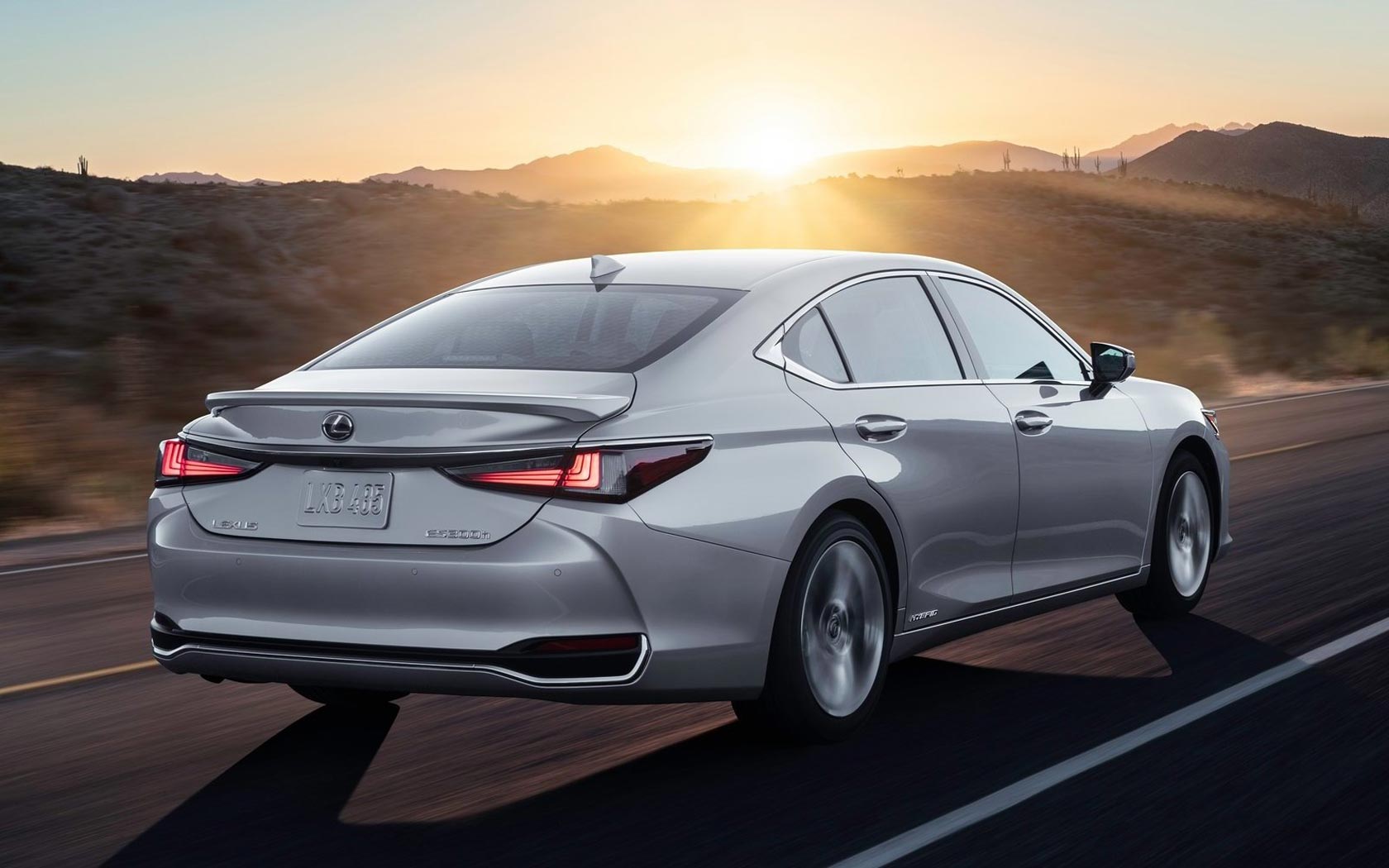 ���� Lexus ES (2021-2025)