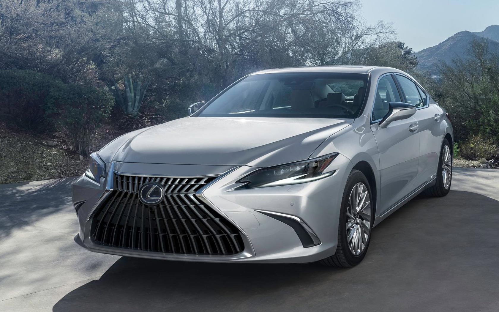 ���� Lexus ES (2021-2025)