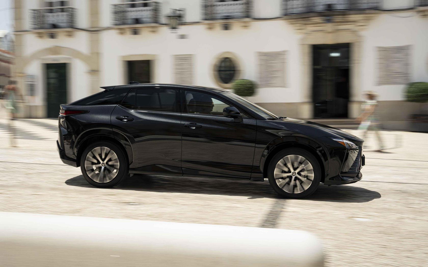  Lexus RZ 