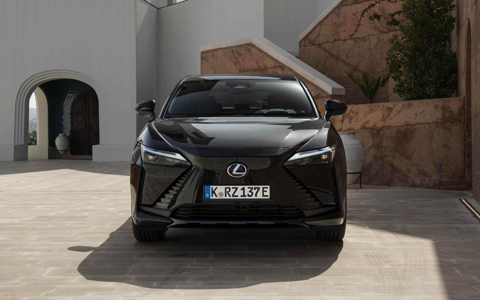  Lexus RZ 