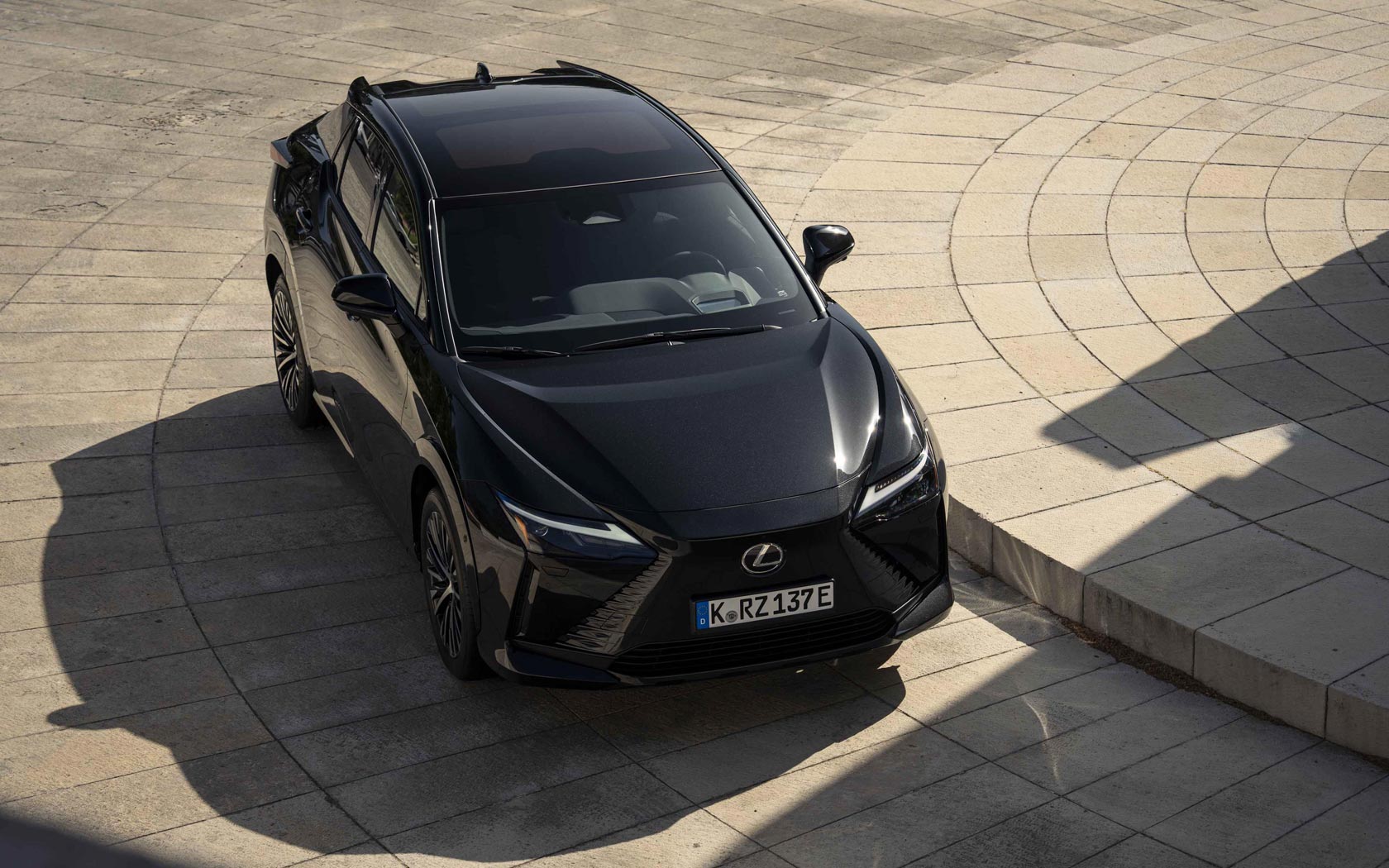  Lexus RZ 