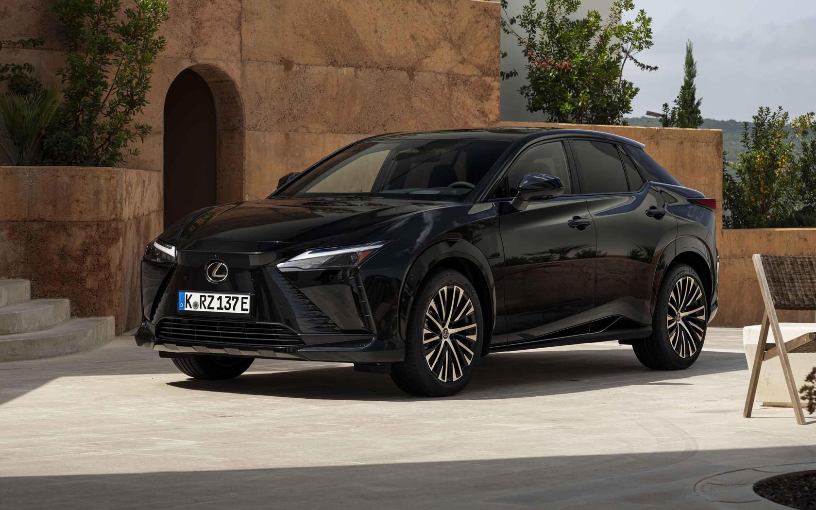  Lexus RZ 