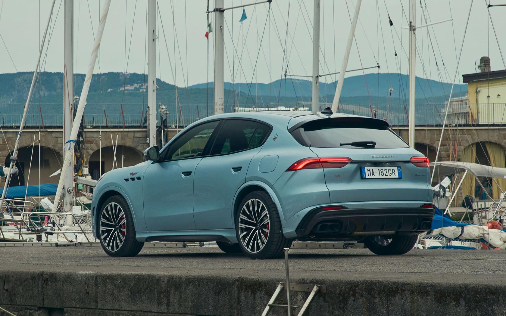 ���� Maserati Grecale Trofeo 