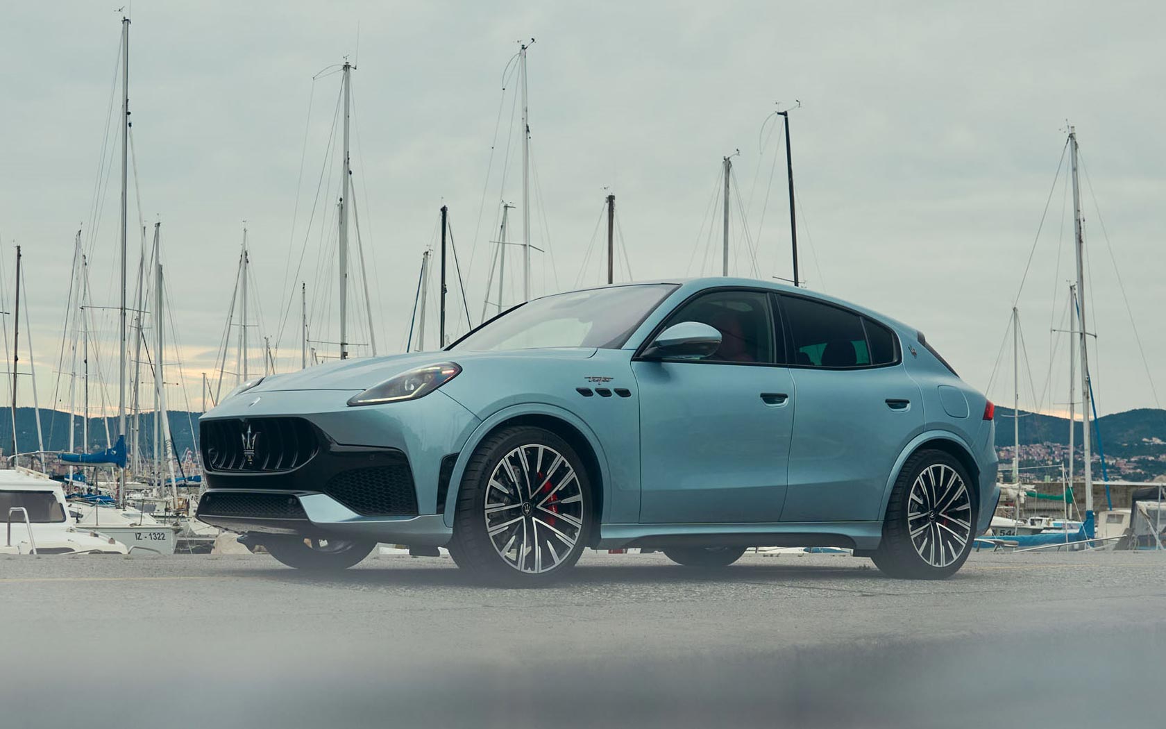 ���� Maserati Grecale Trofeo 