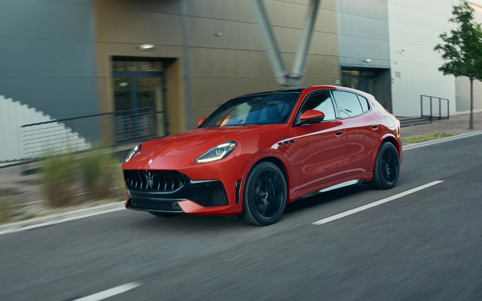 ���� Maserati Grecale Trofeo 