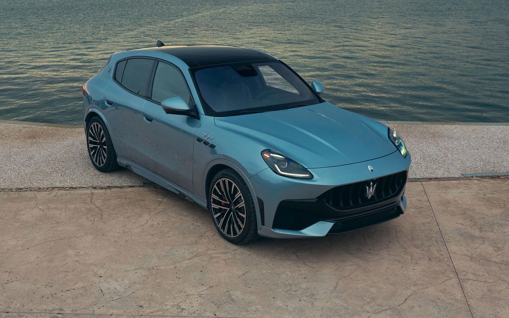 ���� Maserati Grecale Trofeo 