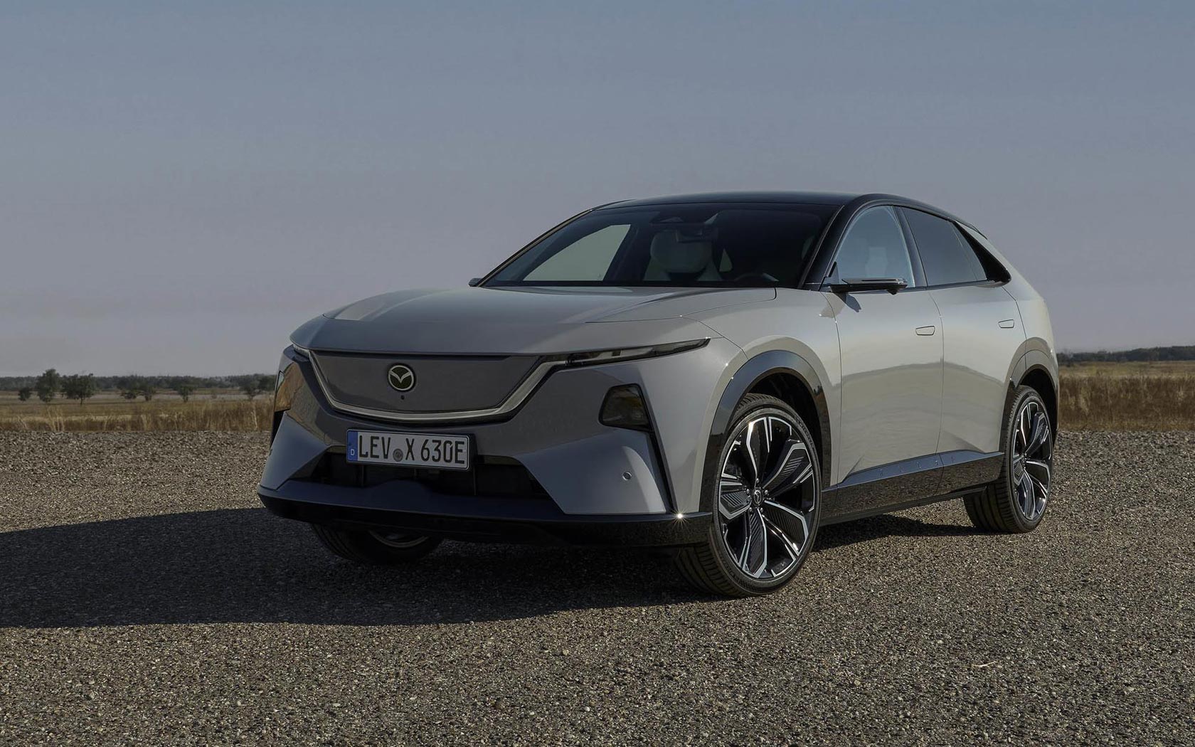 ���� Mazda CX-6e 