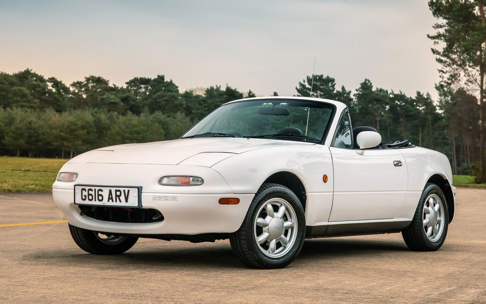  Mazda MX-5 Miata (1989-1997)