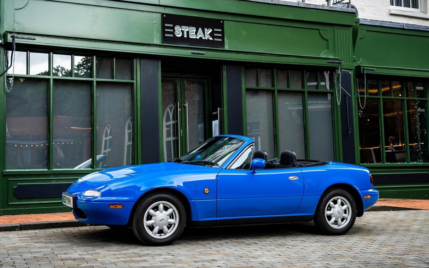  Mazda MX-5 Miata (1989-1997)