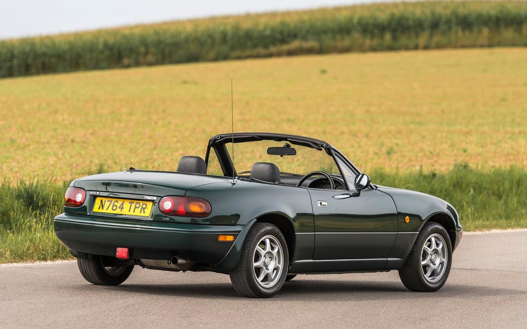  Mazda MX-5 Miata (1989-1997)