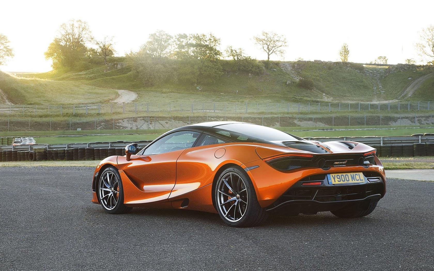  McLaren 720S 