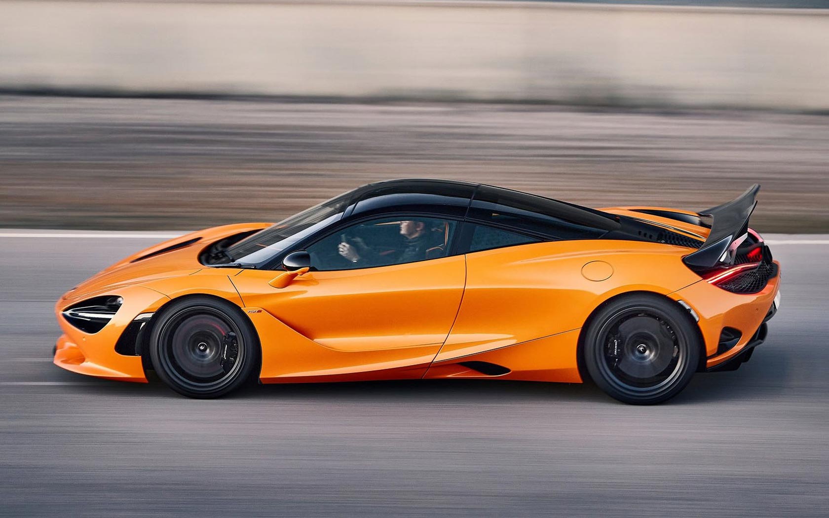 MCLAREN 720s розовая