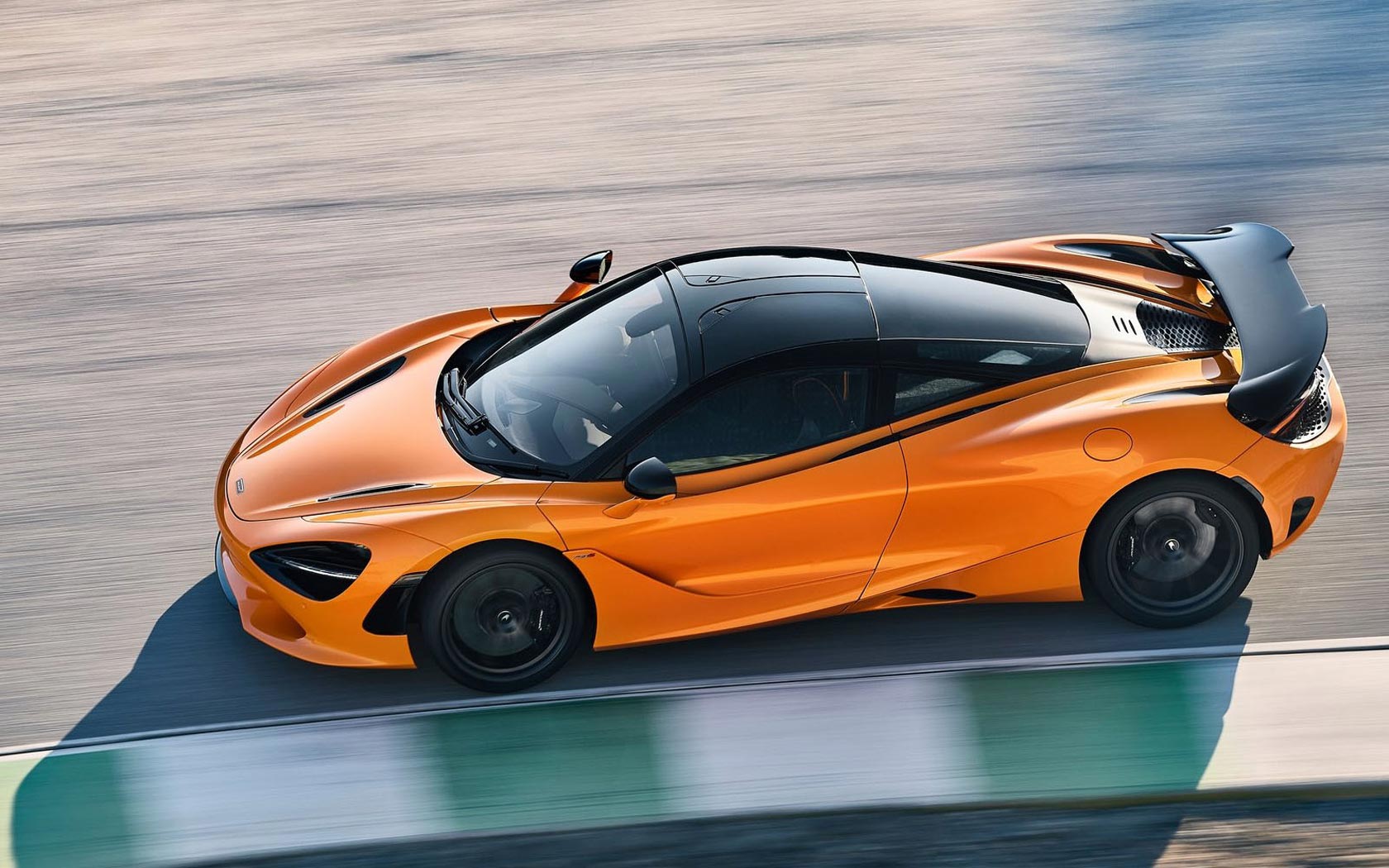 MCLAREN 765де в России