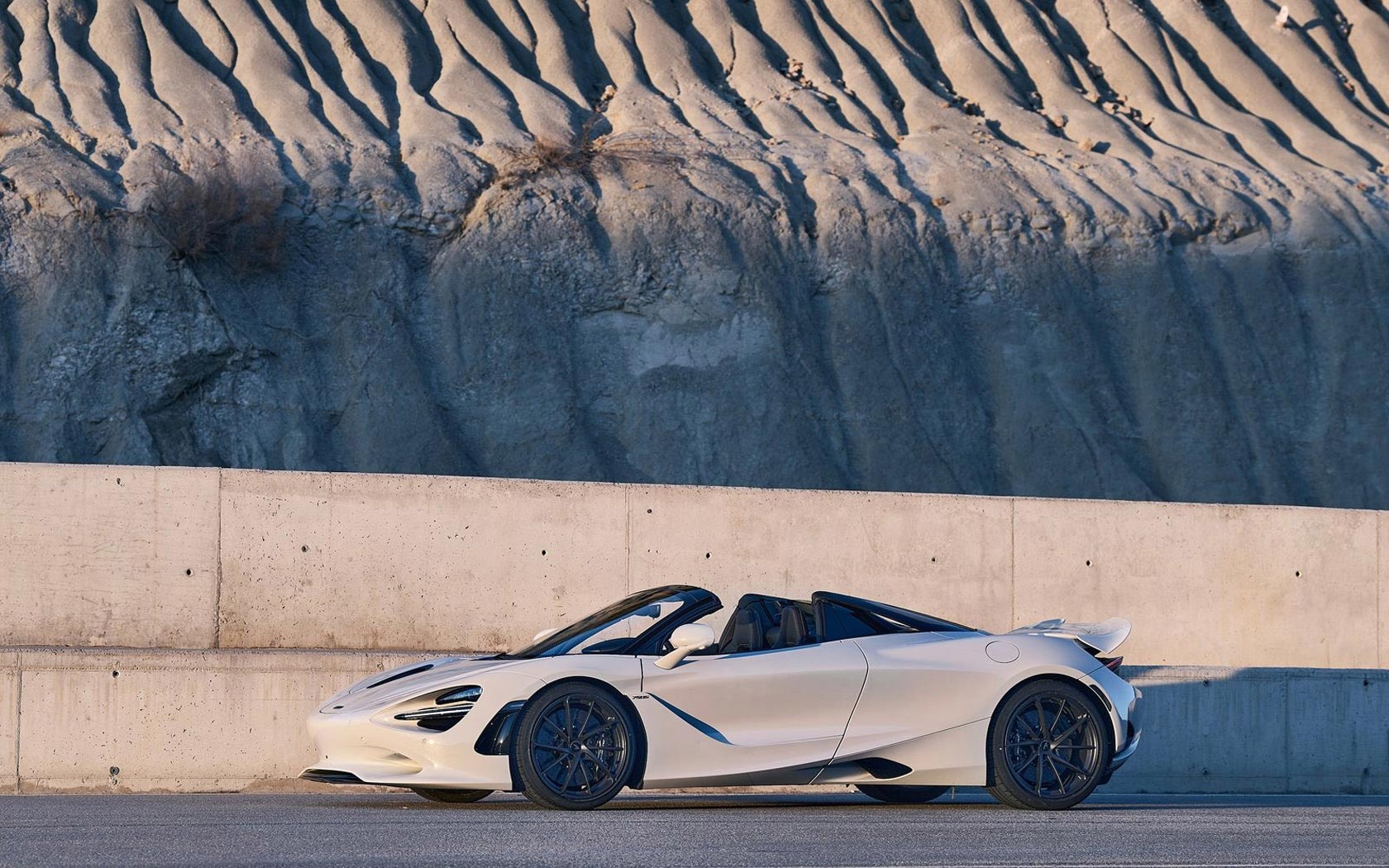  McLaren 750S Spider 