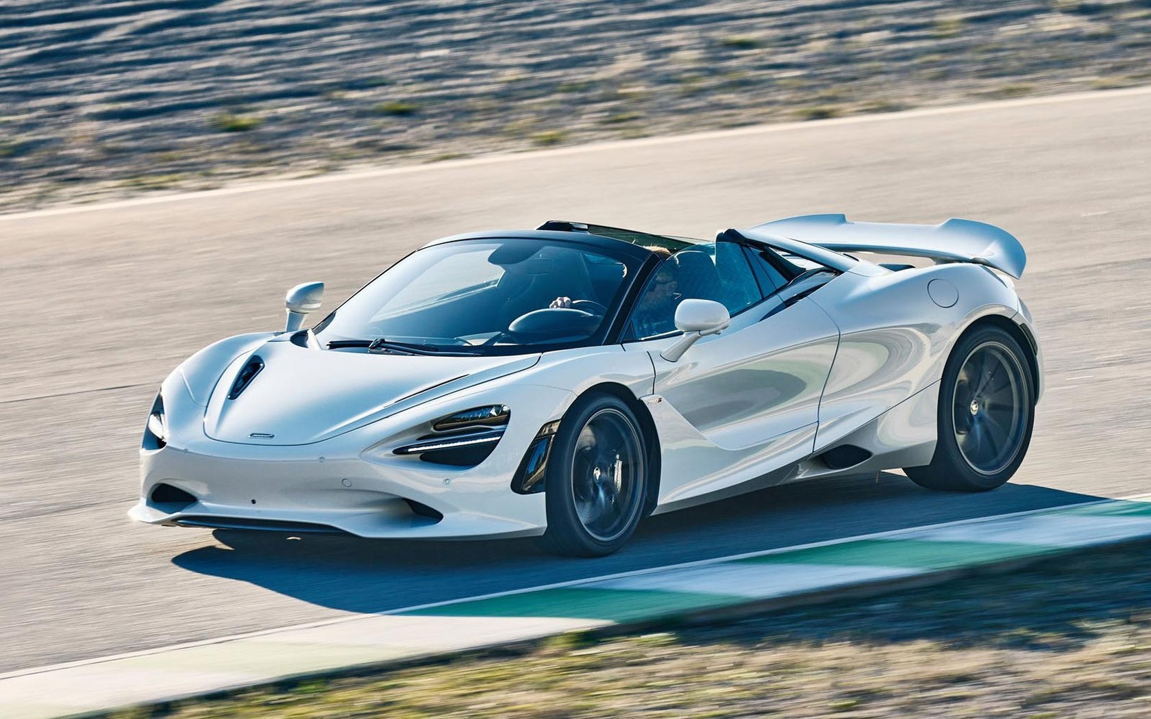  McLaren 750S Spider 