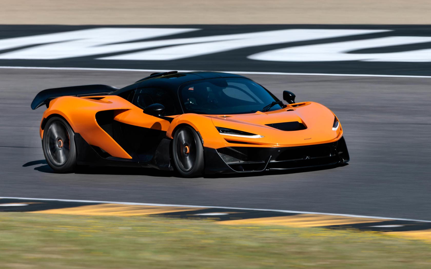 ���� McLaren W1 