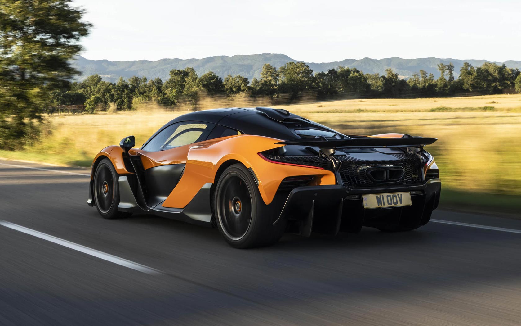 ���� McLaren W1 