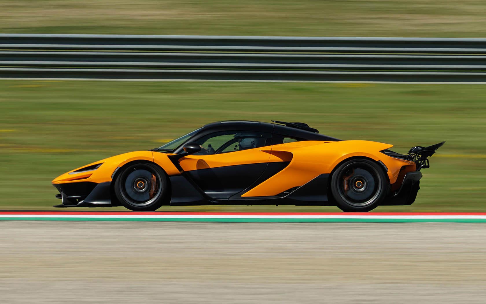 ���� McLaren W1 