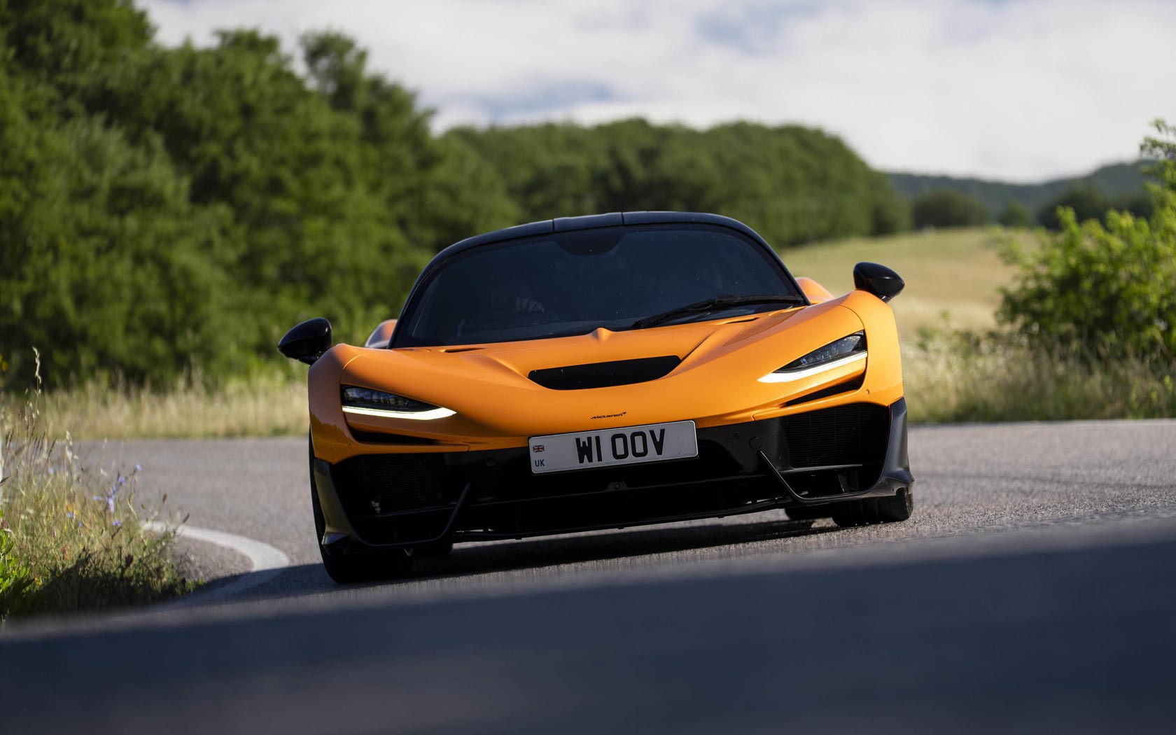 ���� McLaren W1 
