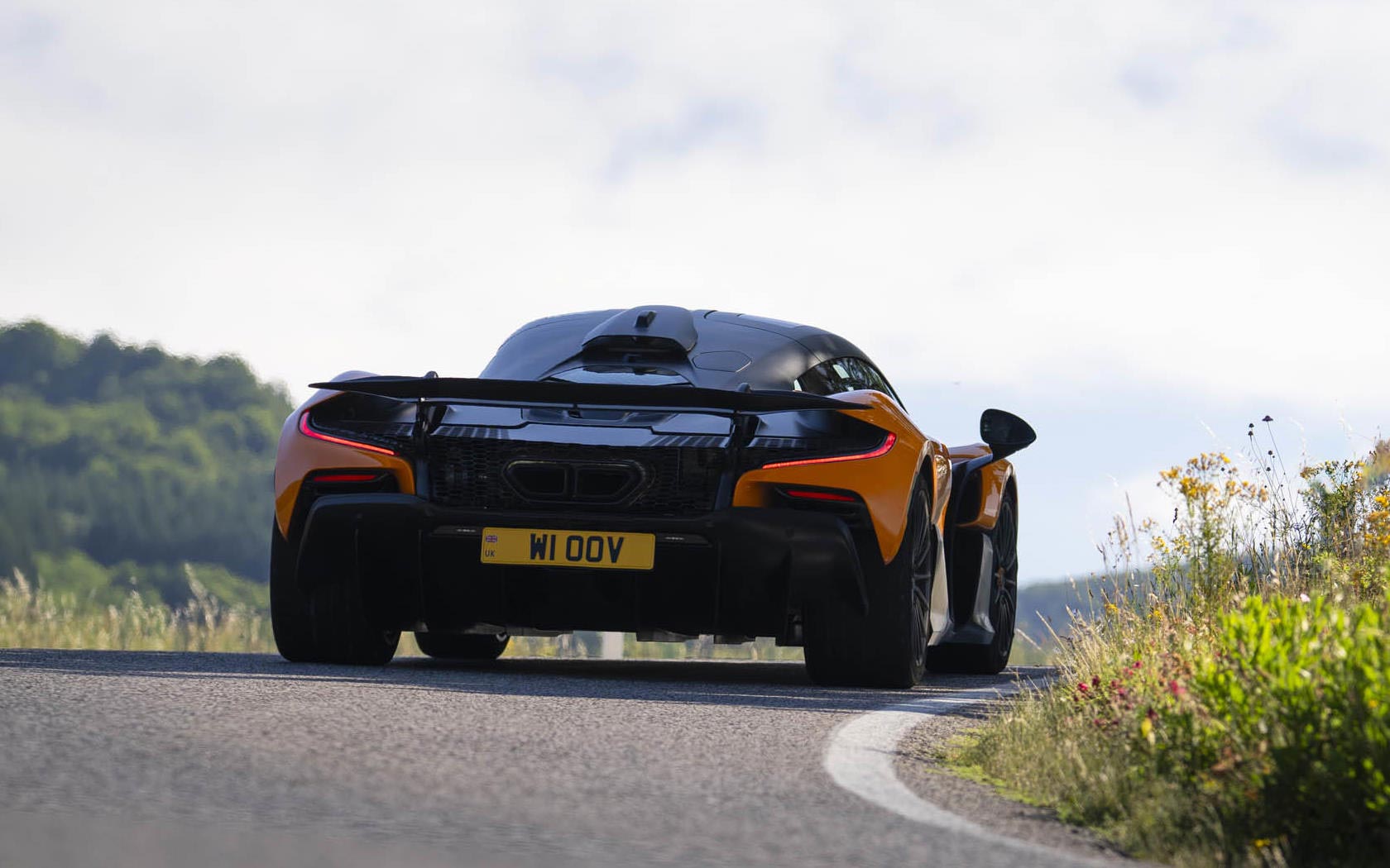 ���� McLaren W1 
