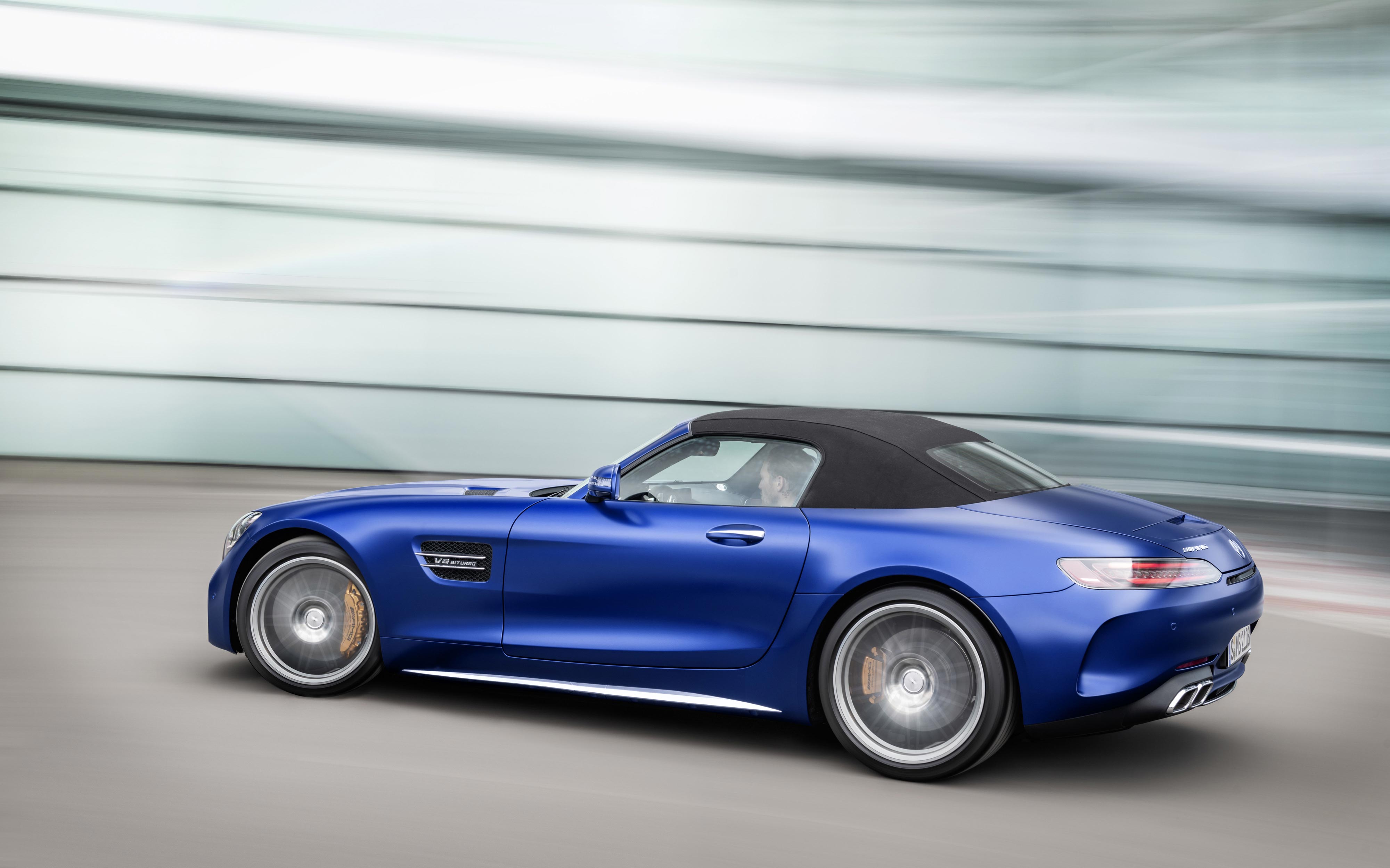  Mercedes AMG GT Roadster 