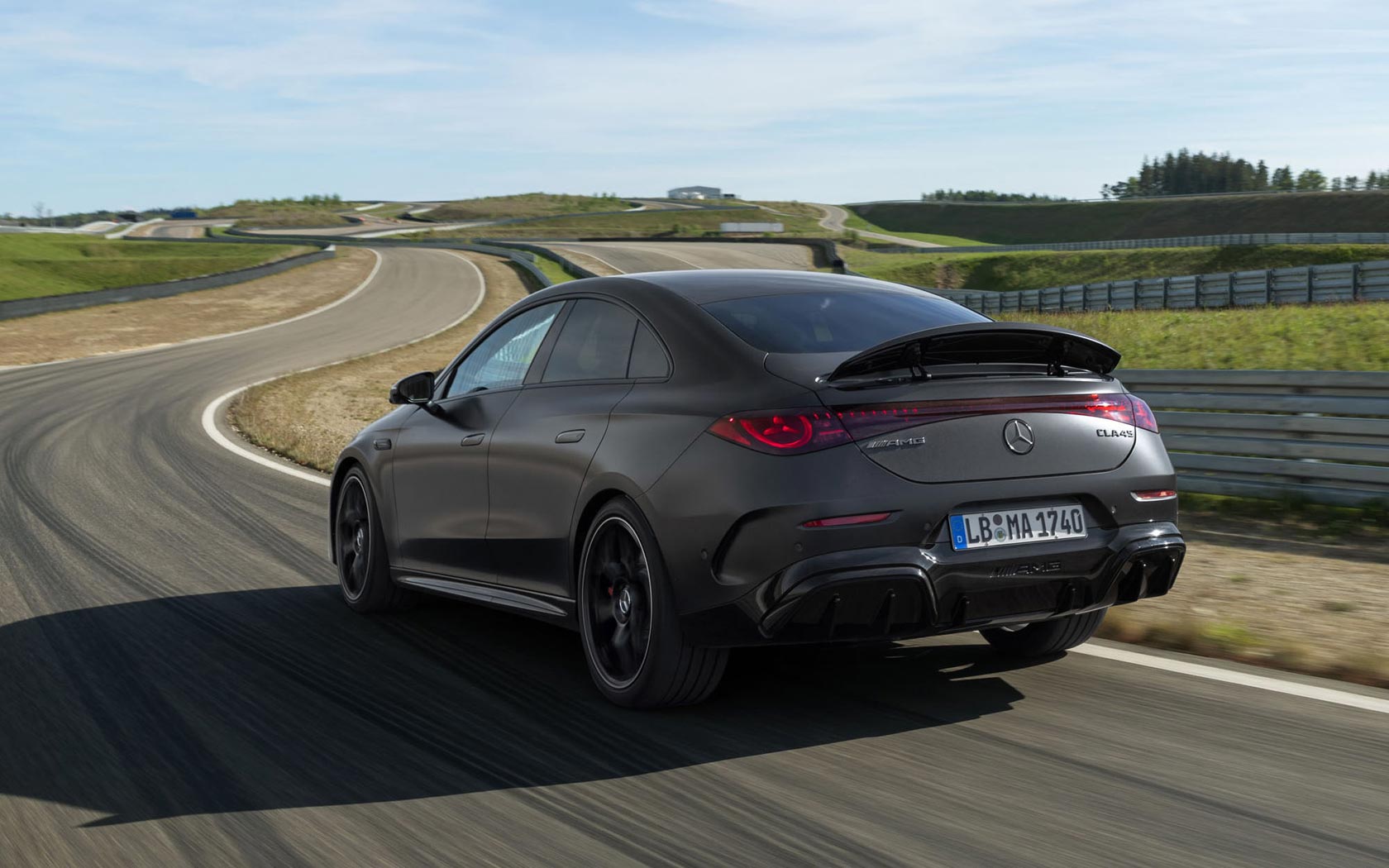 ���� Mercedes CLA 45 AMG 