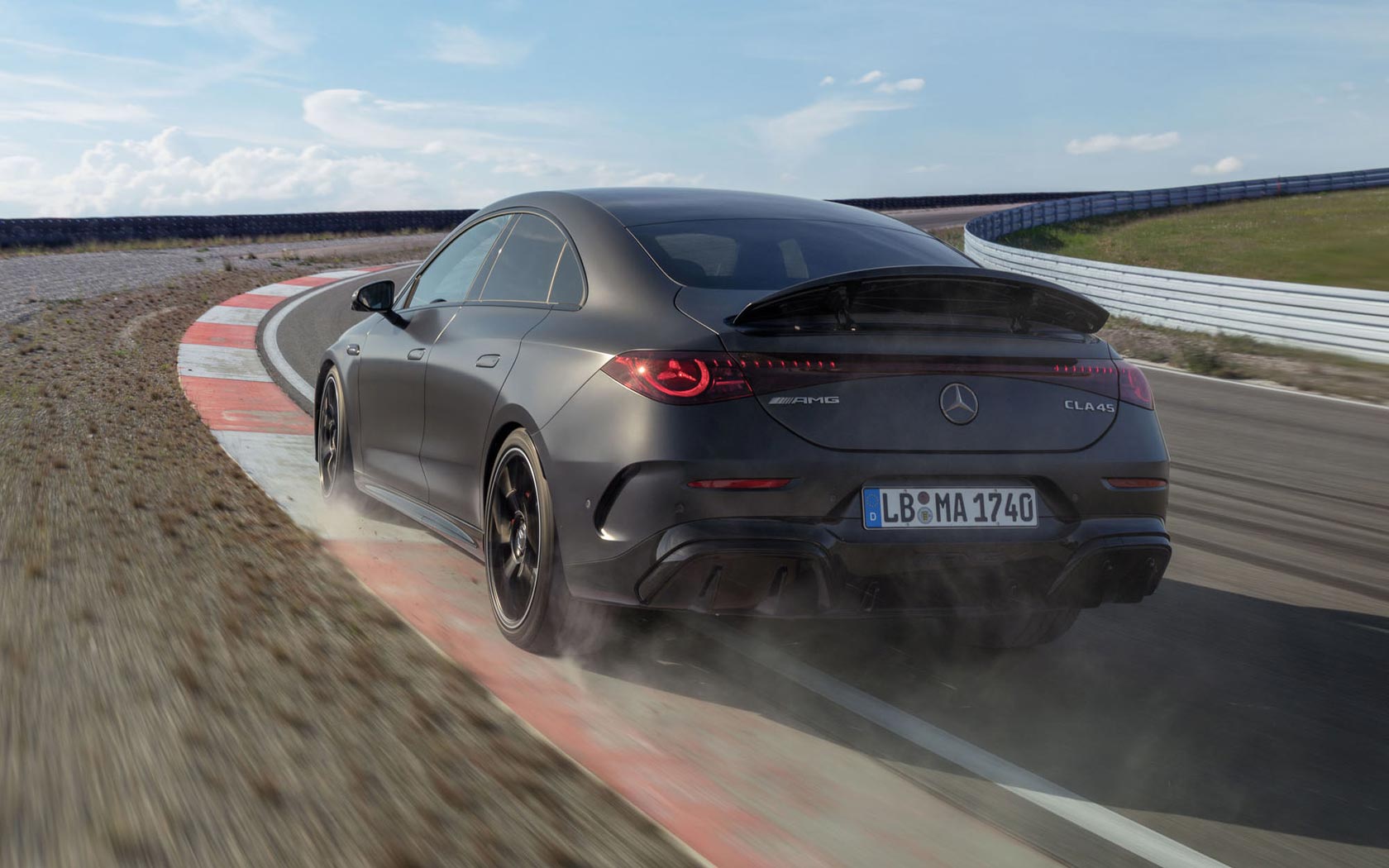 ���� Mercedes CLA 45 AMG 