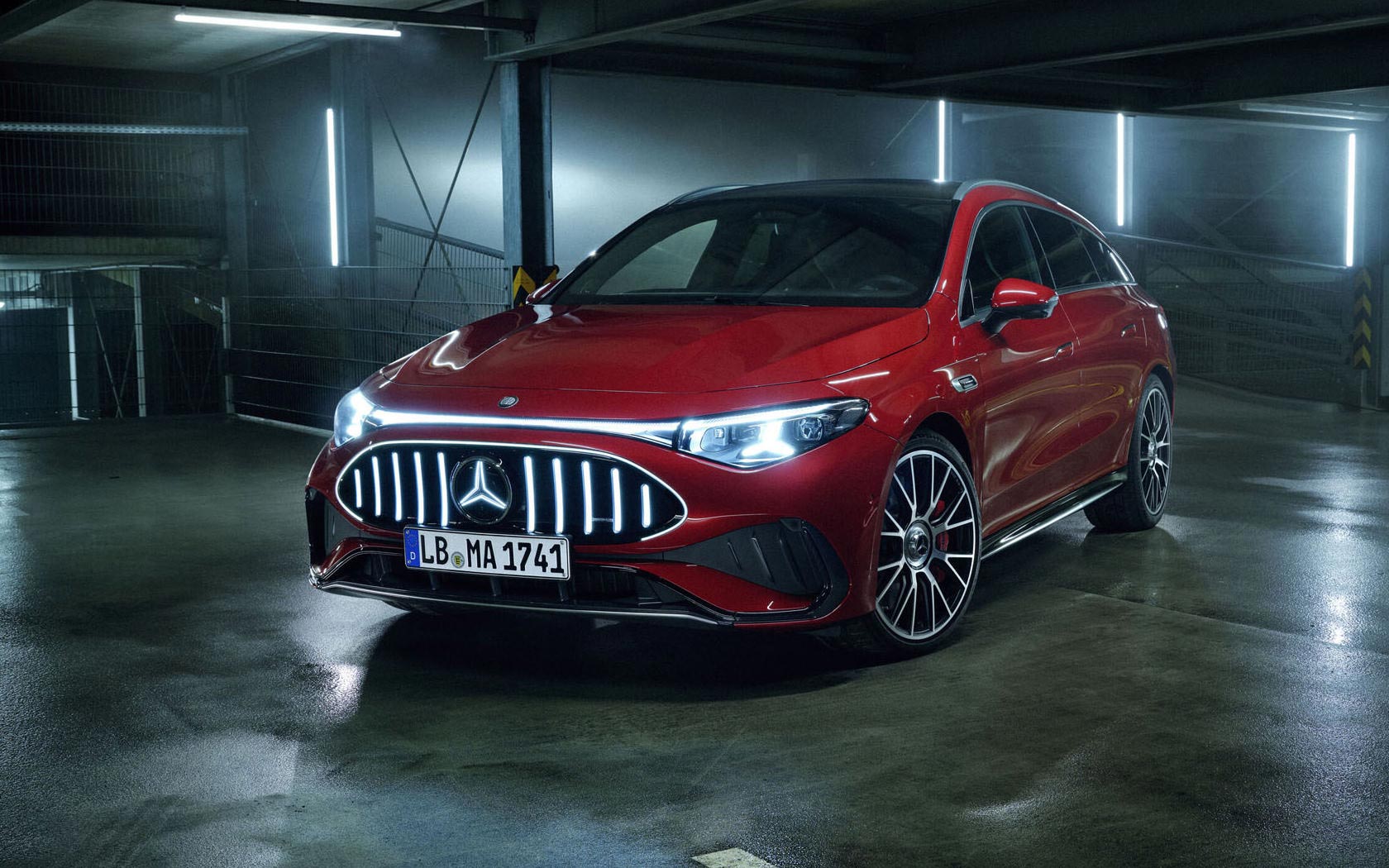 ���� Mercedes CLA 45 AMG Shooting Brake 