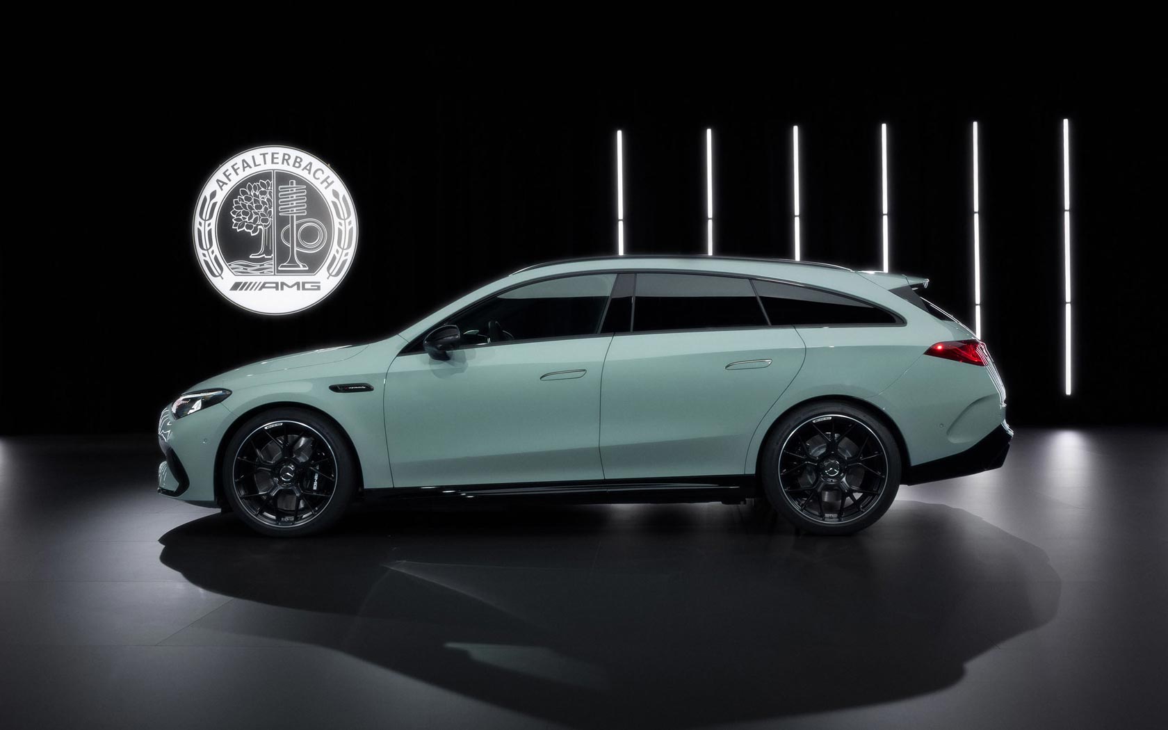 ���� Mercedes CLA 45 AMG Shooting Brake 