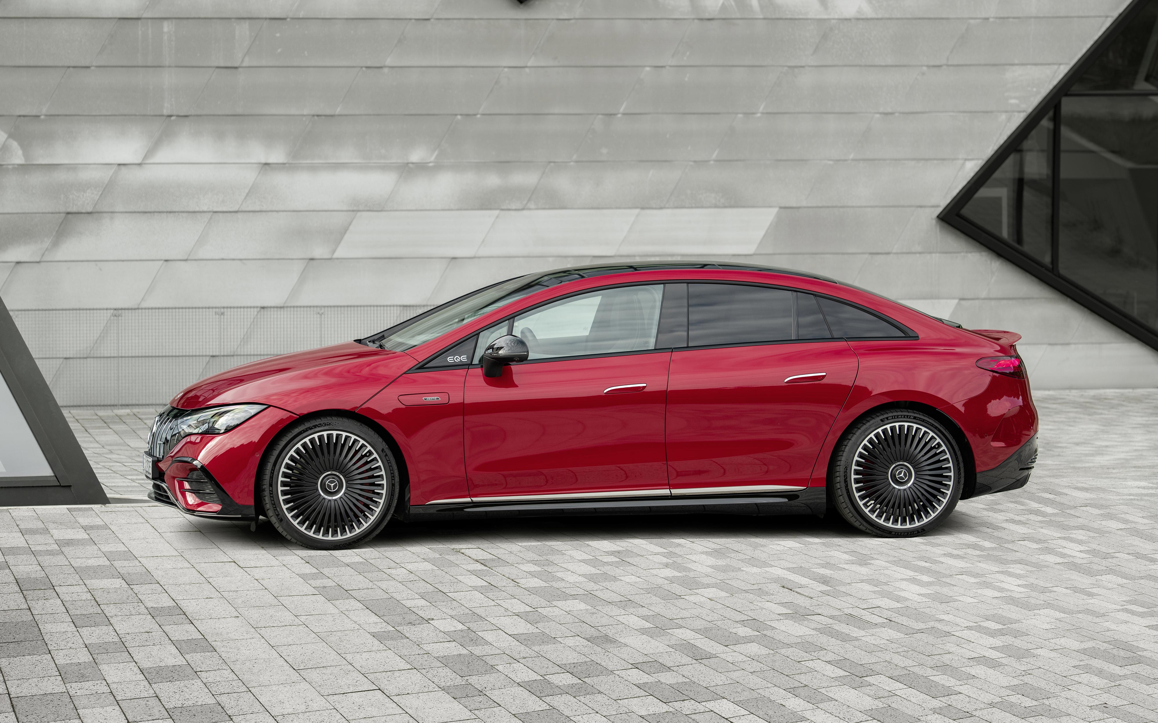  Mercedes EQE 43 AMG 