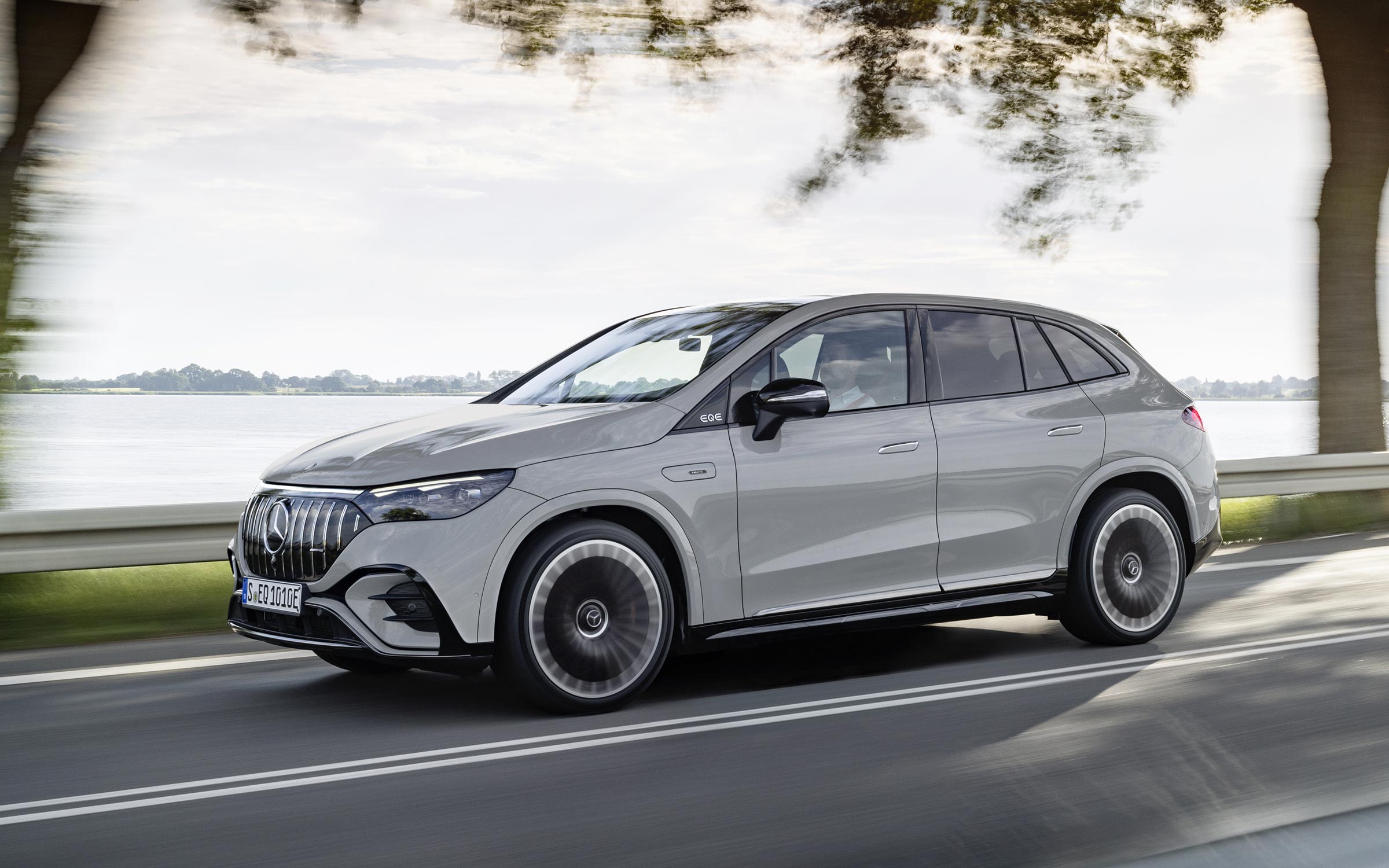  Mercedes EQE SUV AMG 