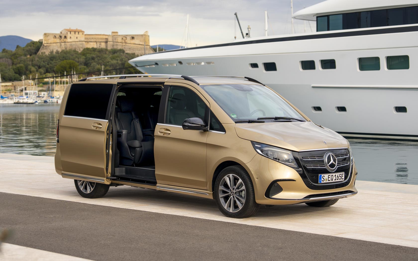 ���� Mercedes EQV 