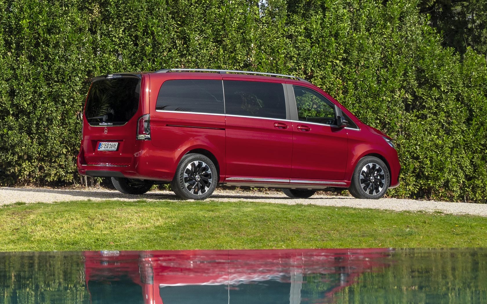���� Mercedes EQV 
