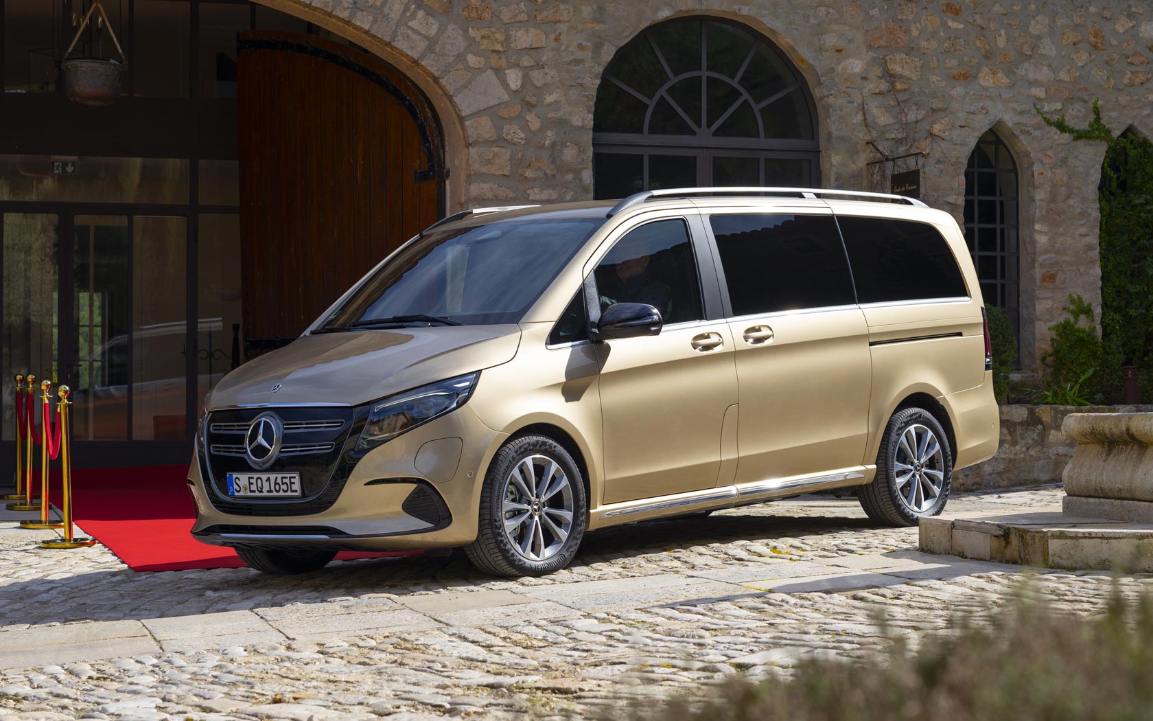 ���� Mercedes EQV 