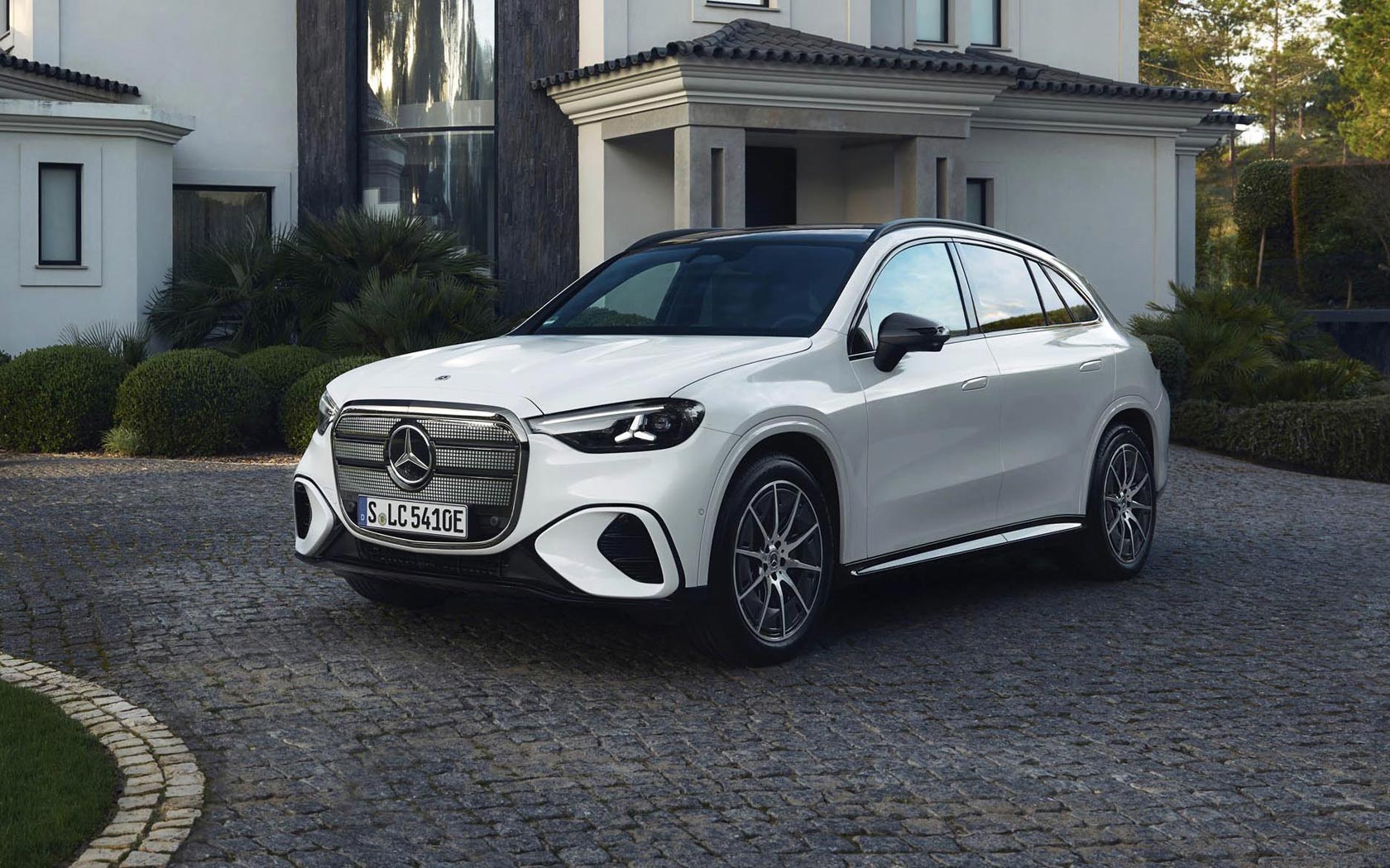���� Mercedes GLC EQ 