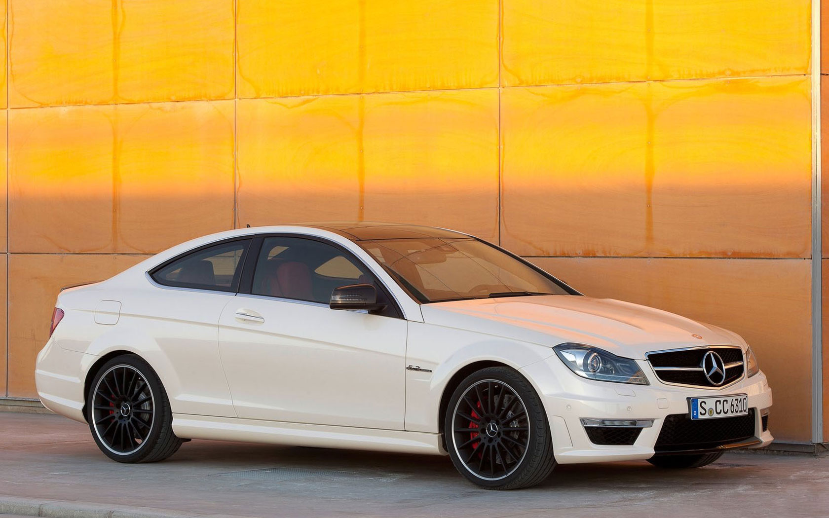 Mercedes Benz c63 AMG Coupe 2012