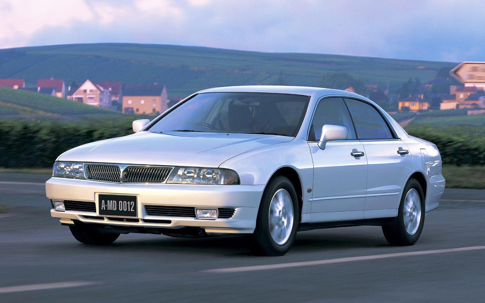  Mitsubishi Diamante (1999-2005)