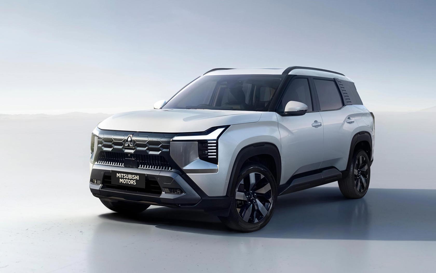  Mitsubishi Destinator 