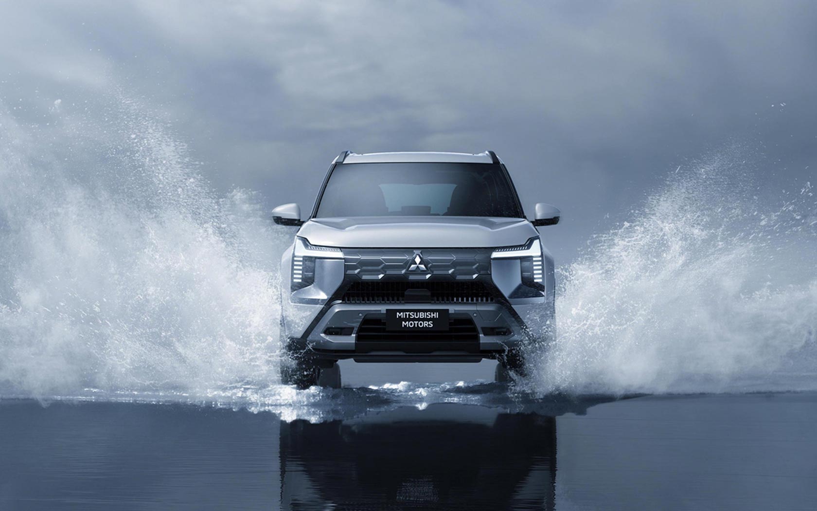  Mitsubishi Destinator 