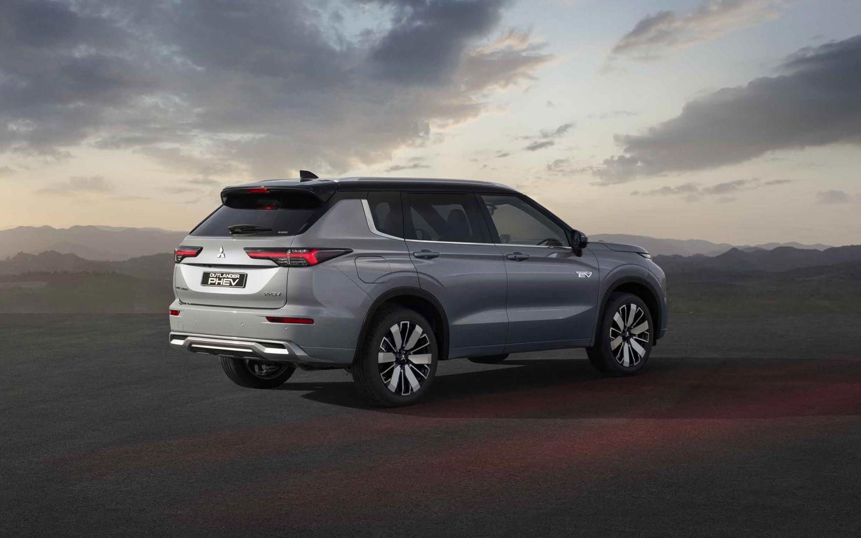  Mitsubishi Outlander PHEV 