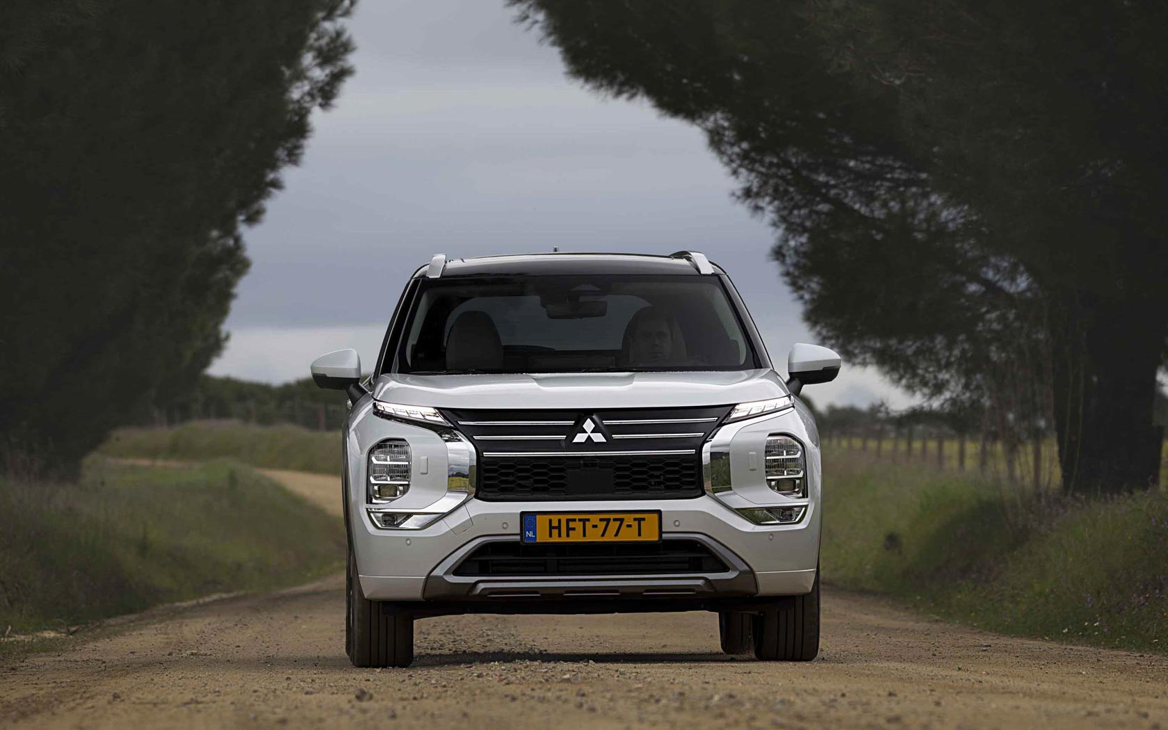  Mitsubishi Outlander PHEV 