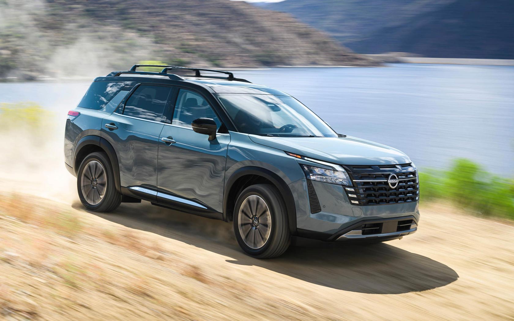 ���� Nissan Pathfinder 