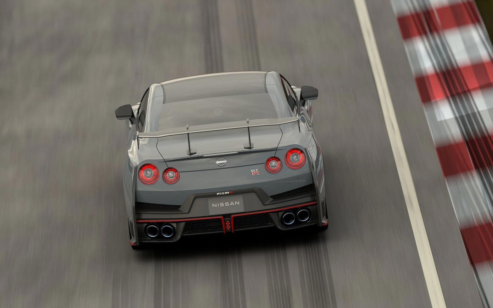  Nissan GT-R Nismo 