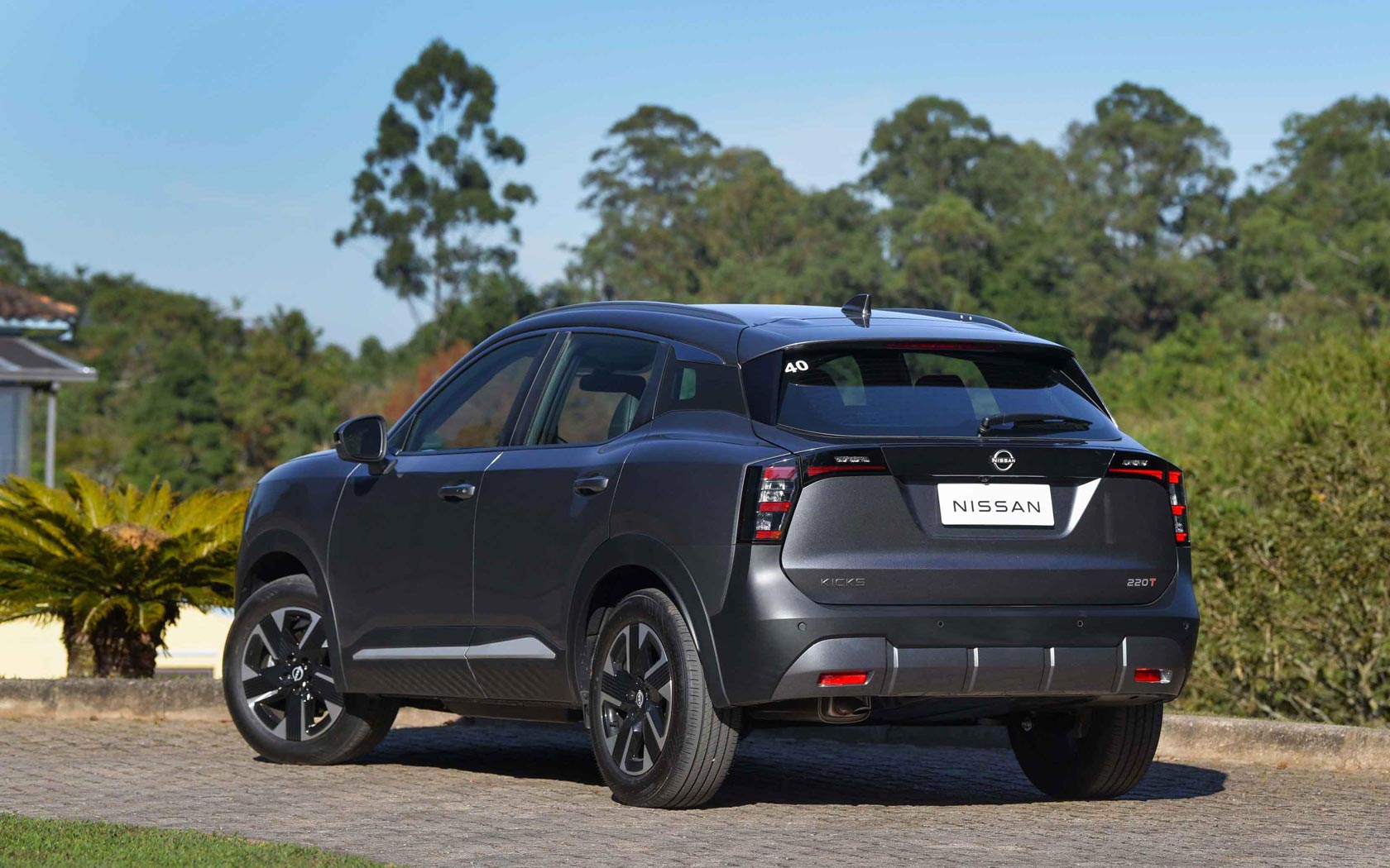  Nissan Kicks 