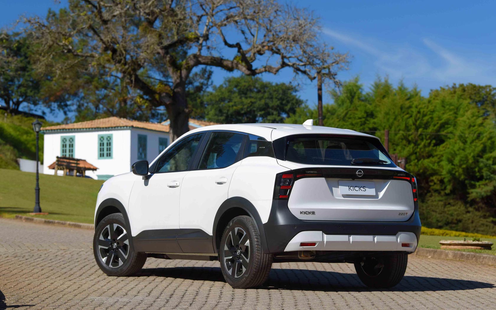  Nissan Kicks 