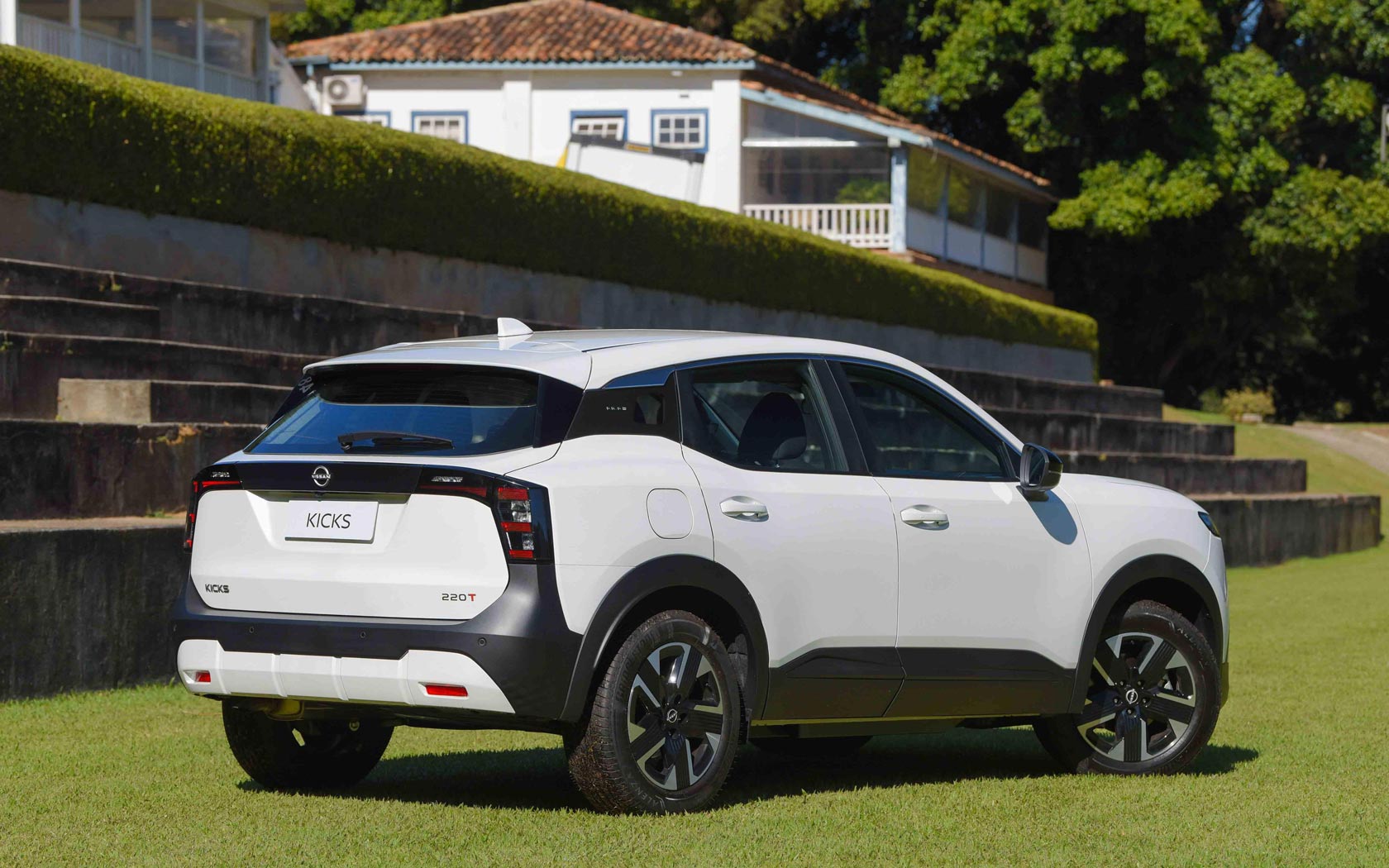  Nissan Kicks 