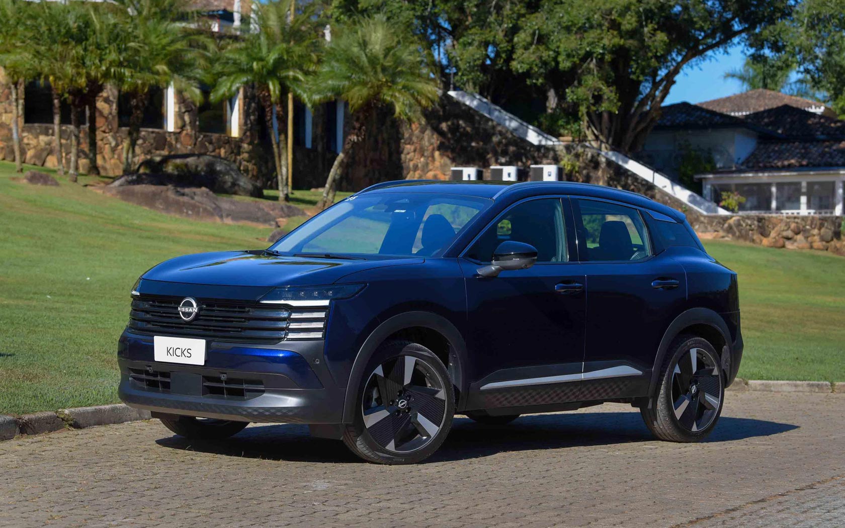  Nissan Kicks 