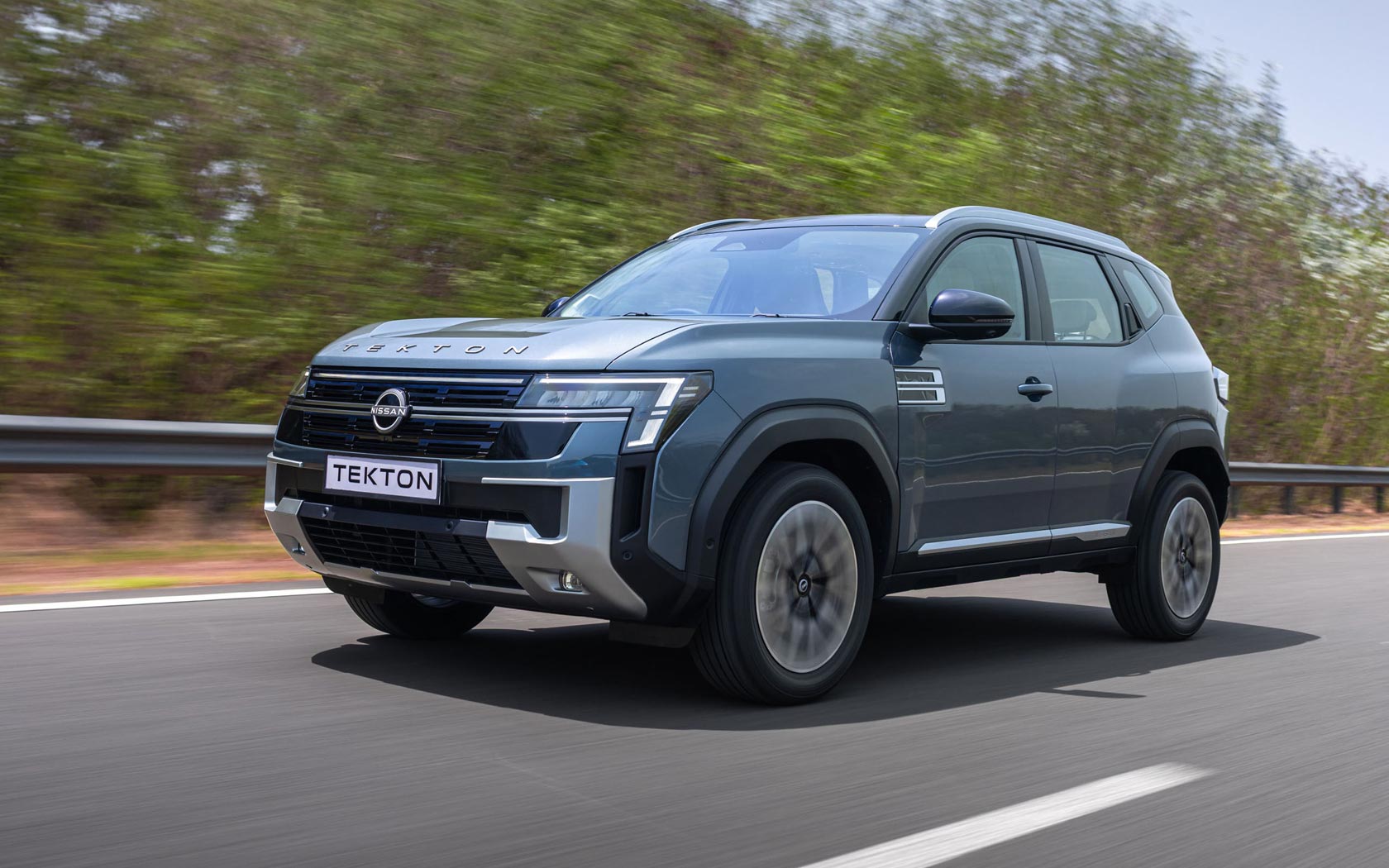 ���� Nissan Tekton 