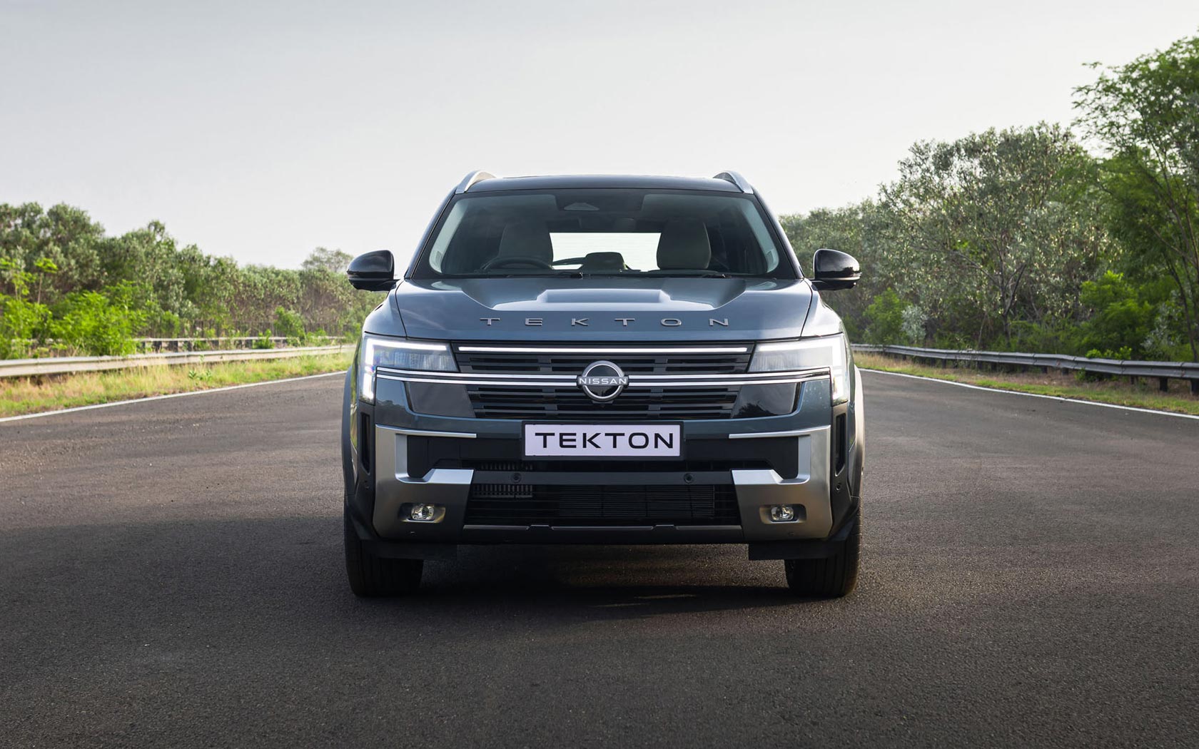 ���� Nissan Tekton 